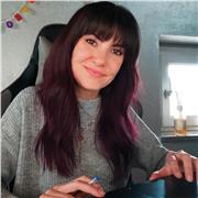 Social Media Manager e Graphic Designer offre consulenze, lezioni e affiancamento sia per aziende che per privati